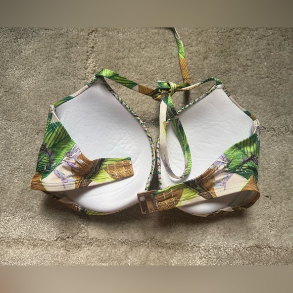 Victorias Secret Women’s Tropical Print Bikini Top - Picture 2 of 4